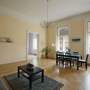 Klauzal Ter 9 Apartman